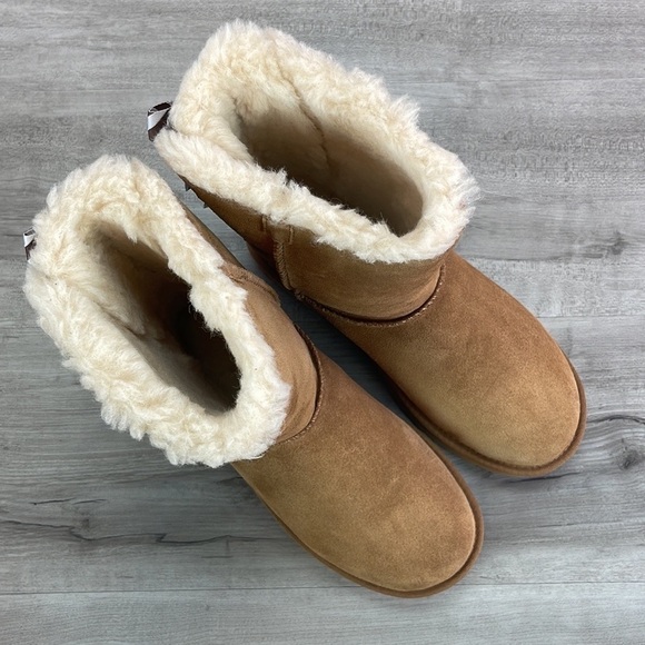 🍁 UGG 🍁 BAILEY BOW DIAGONAL STRIPES BOOYS - Picture 12 of 14